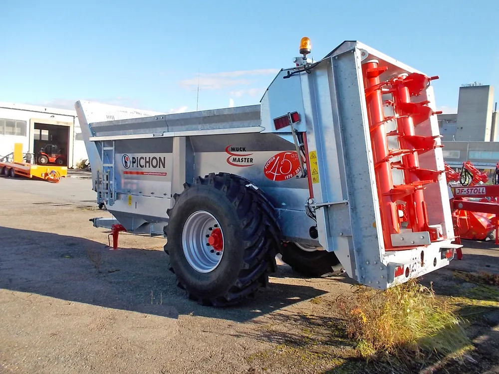 Pichon Muck Master 1045 kuivalannan levitysvaunu