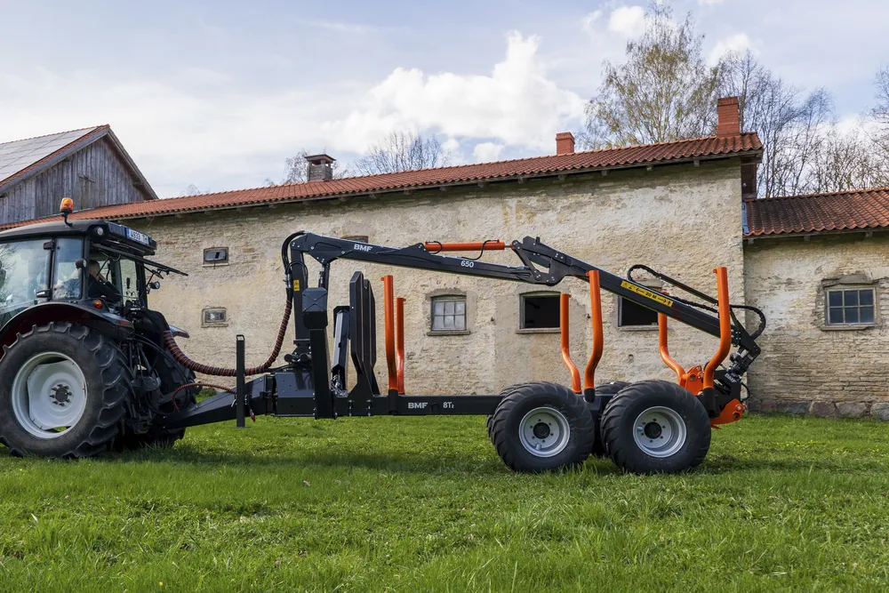 BMF 650 8T2 metsäkuormainvaunu