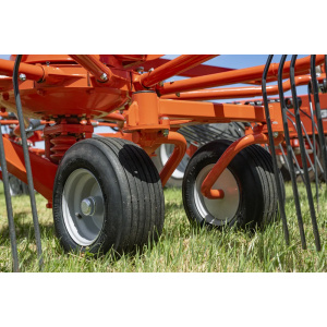 Alternative view of KUHN GA 13231 4-roottorinen karhotin