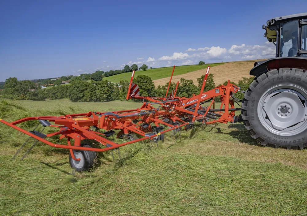 KUHN GF 8703 pöyhin nostolaitekiinnitteinen