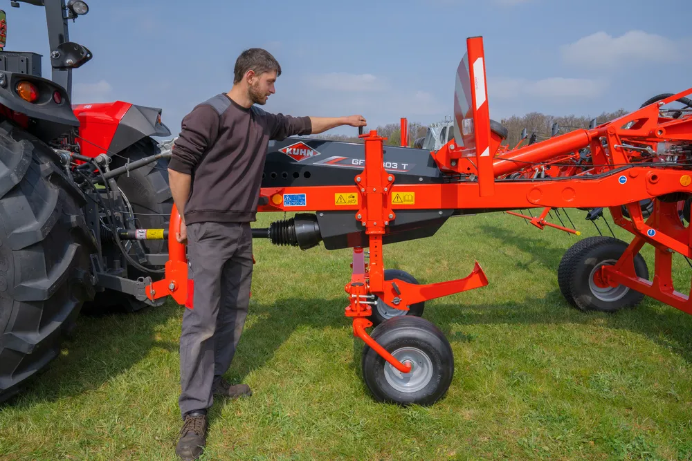 KUHN GF 10803 T hinattava pöyhin - Image 9