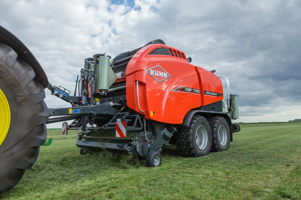 KUHN VBP 7160 23-teräinen yhdistelmäpaalain