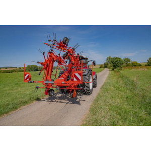 KUHN GF 7803 nostolaitekiinnitteinen pöyhin