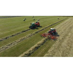 Alternative view of KUHN GA 7631 P 2-roottorinen karhotin nostolaite