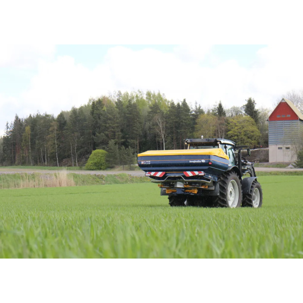 Bogballe M35 Plus 2550 l vaakamallin lannoitteenlevitin