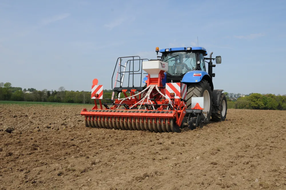 KUHN Optimer+ nostolaite lautasmuokkain