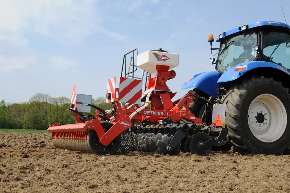 KUHN Optimer+ nostolaite lautasmuokkain