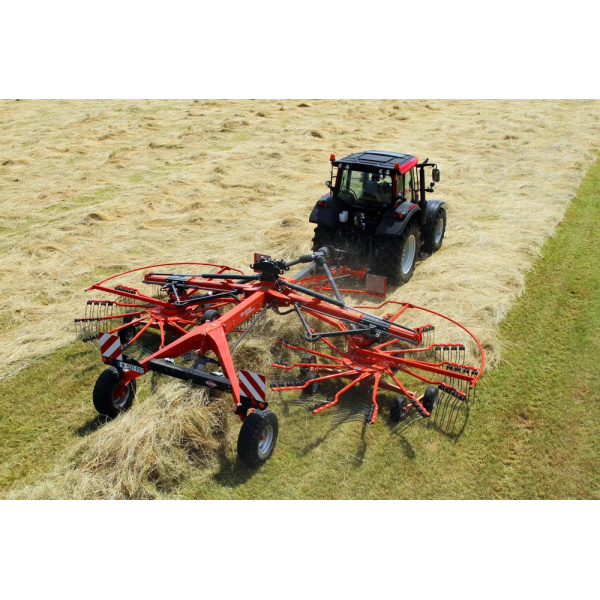 Kuhn GA 8731 2-roottorinen karhotin