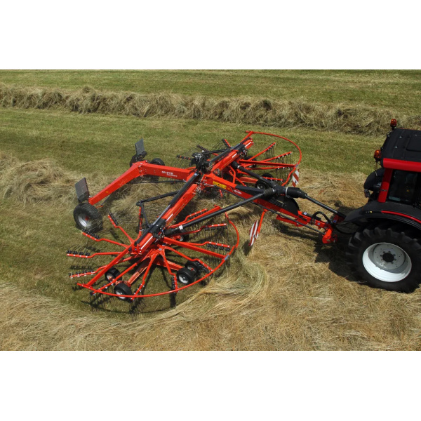 Kuhn GA 8731 2-roottorinen karhotin