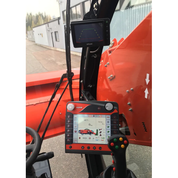 Kuhn SPW Intense 27 m3 2 ruuvinen ajettava apevaunu