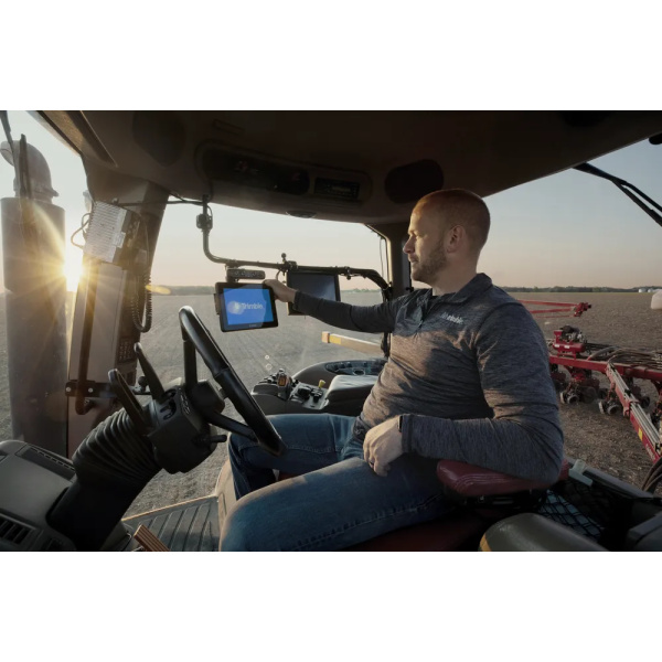 Trimble GFX-1060 & NAV-900 ajo-opastin